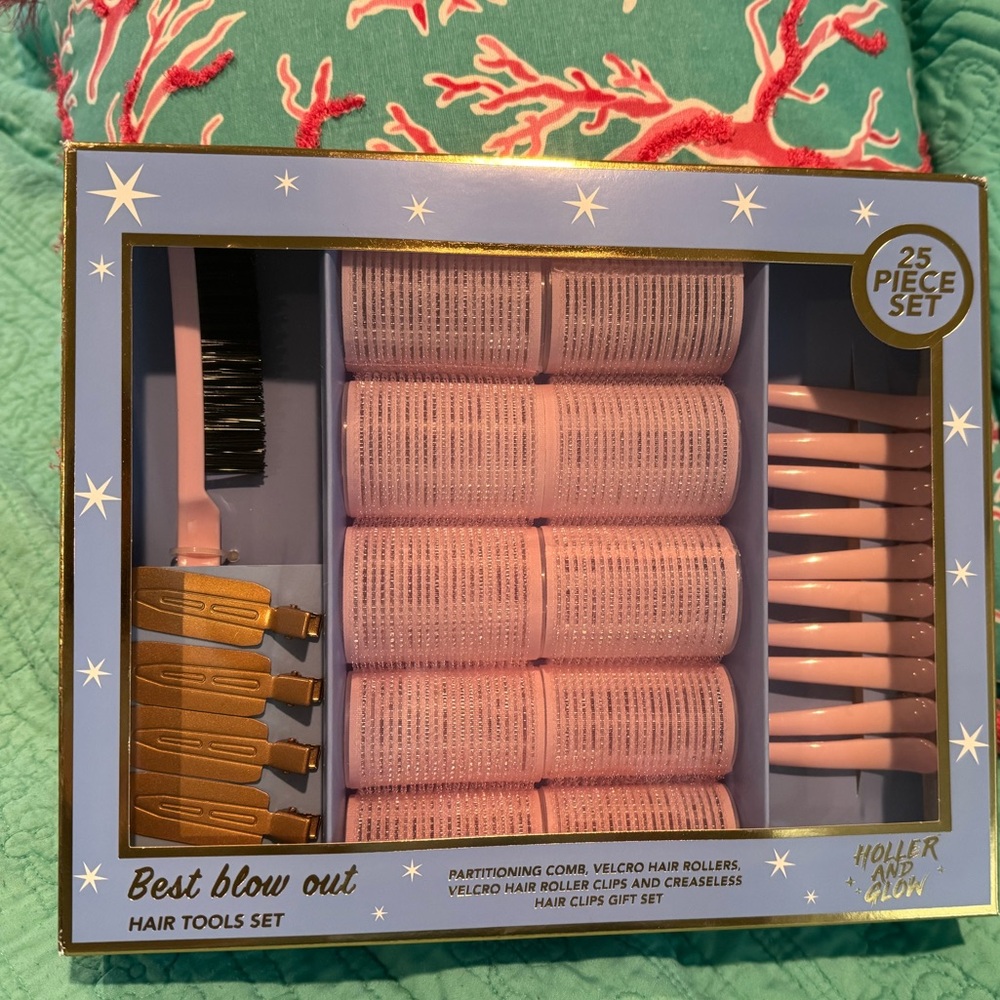 Holler and Glow 25 Piece Blow Out Set
